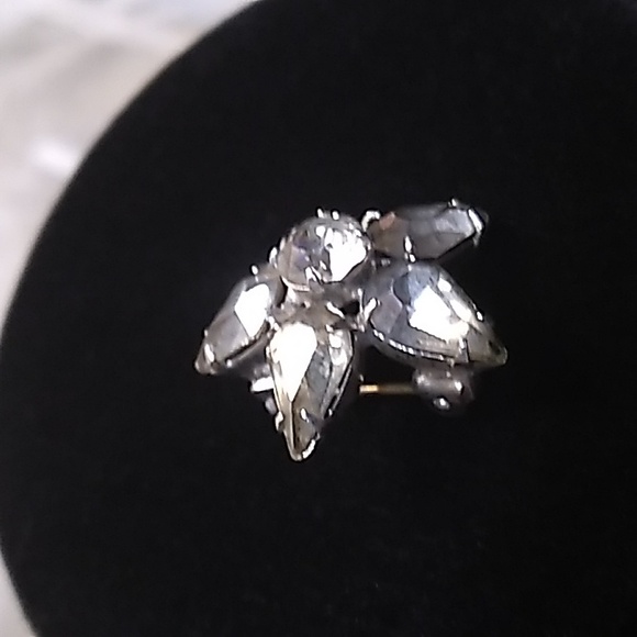 Beautiful Vintage Crystal Glass Star Brooch - Picture 3 of 6